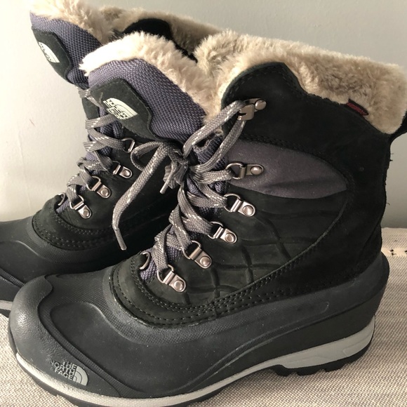 Women’s Northface winter boots - Picture 9 of 9